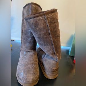 UGG Classic Tall - Baroque Embossed Paisley